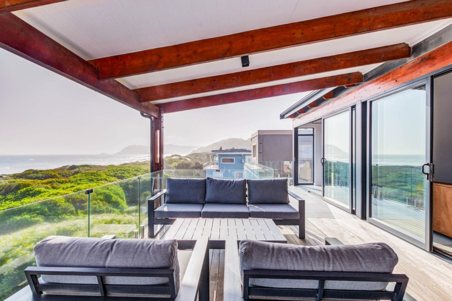 5 Bedroom Property for Sale in Myoli Beach Western Cape